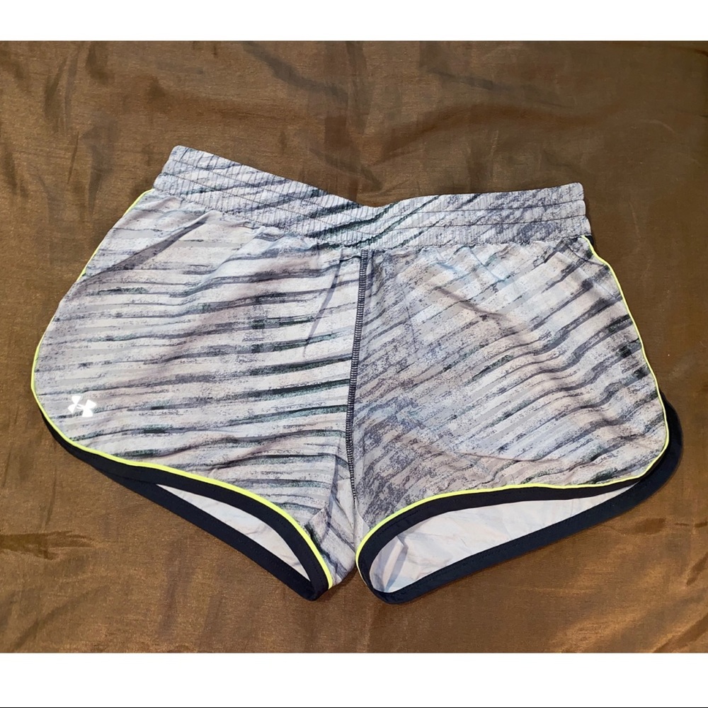 S/M Striped Women’s Under Armour Athletic Shorts